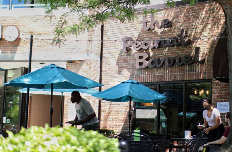 East Lansing Restaurants and Bars Prioritize Safety in Response to Harper’s Outbreak