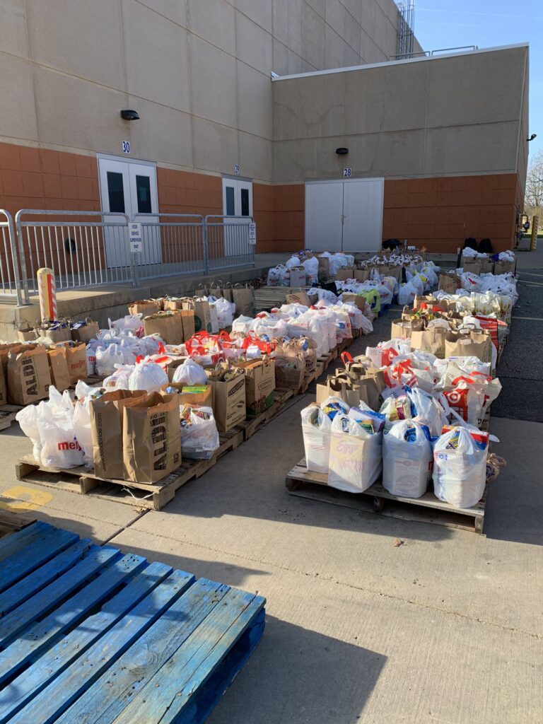 ELPS Provides Hundreds of Families With Extra Food For the Holidays