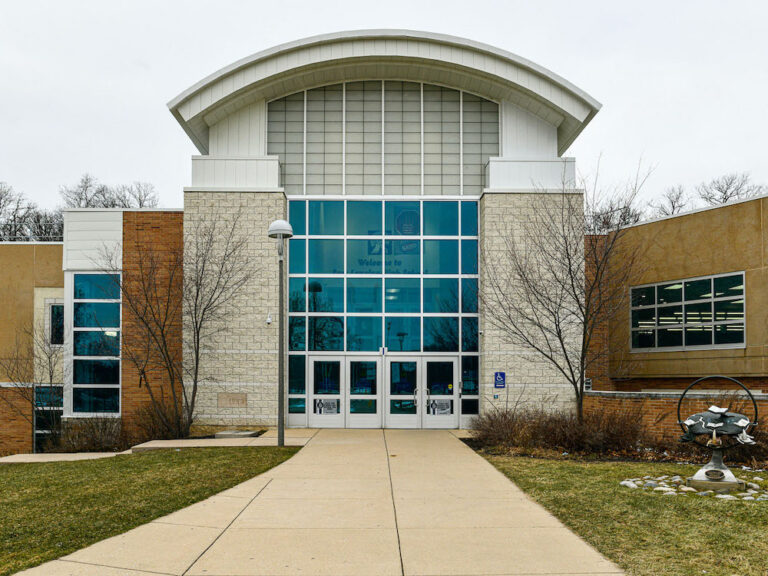 ELHS Students Respond to Anti-Abortion Protestors Outside High School